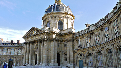 P1080348 France, Paris, l'Institut de France; ce bâtiment abrite 5 académies dont la célèbre Académie française